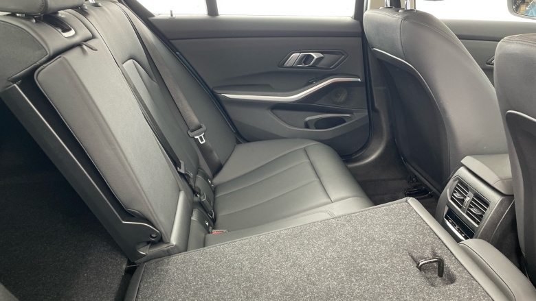 BMW 3 Series 320i SE 4dr Step Auto Petrol Saloon